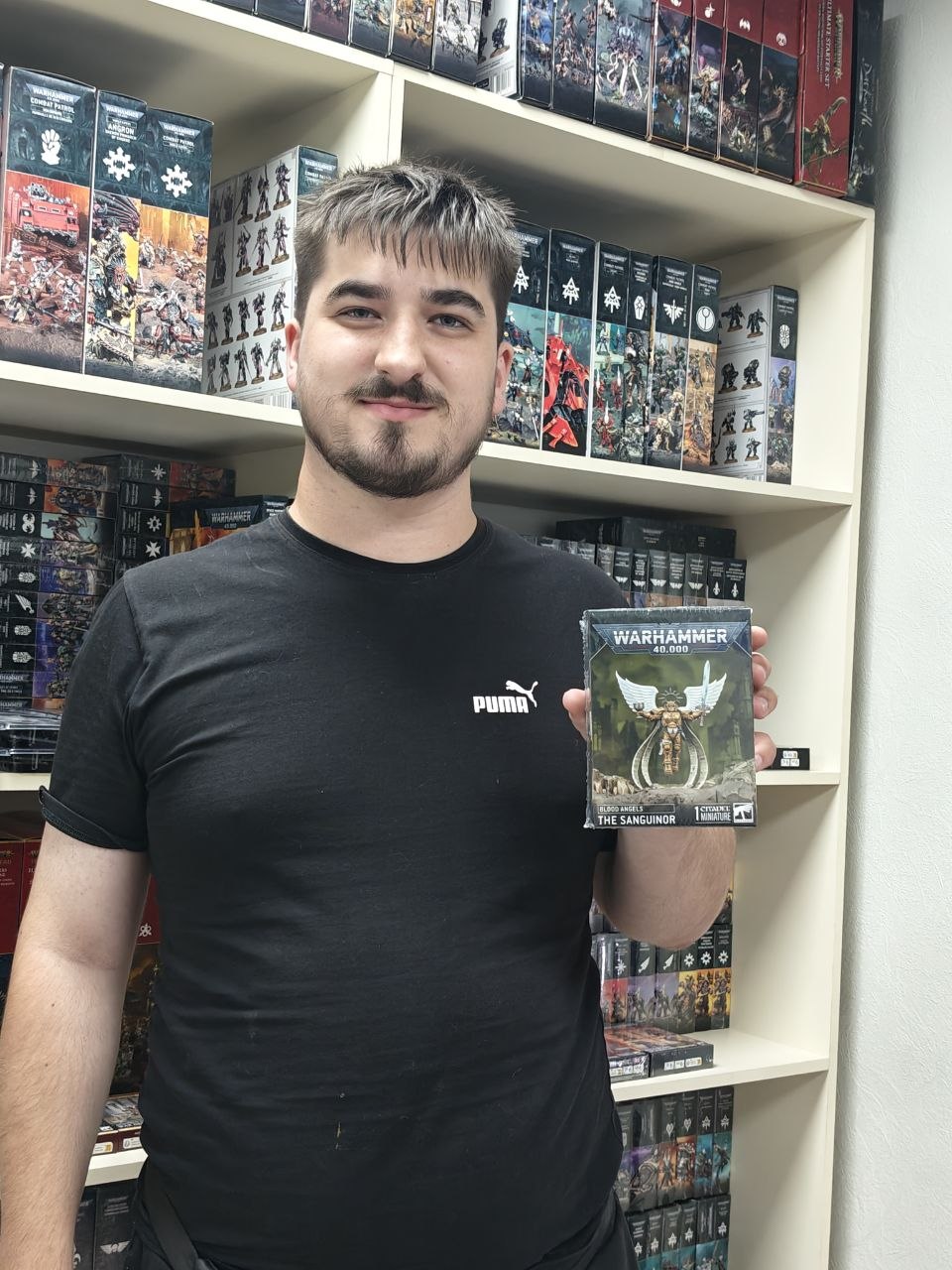 Розіграш подарунків у клубі LORE