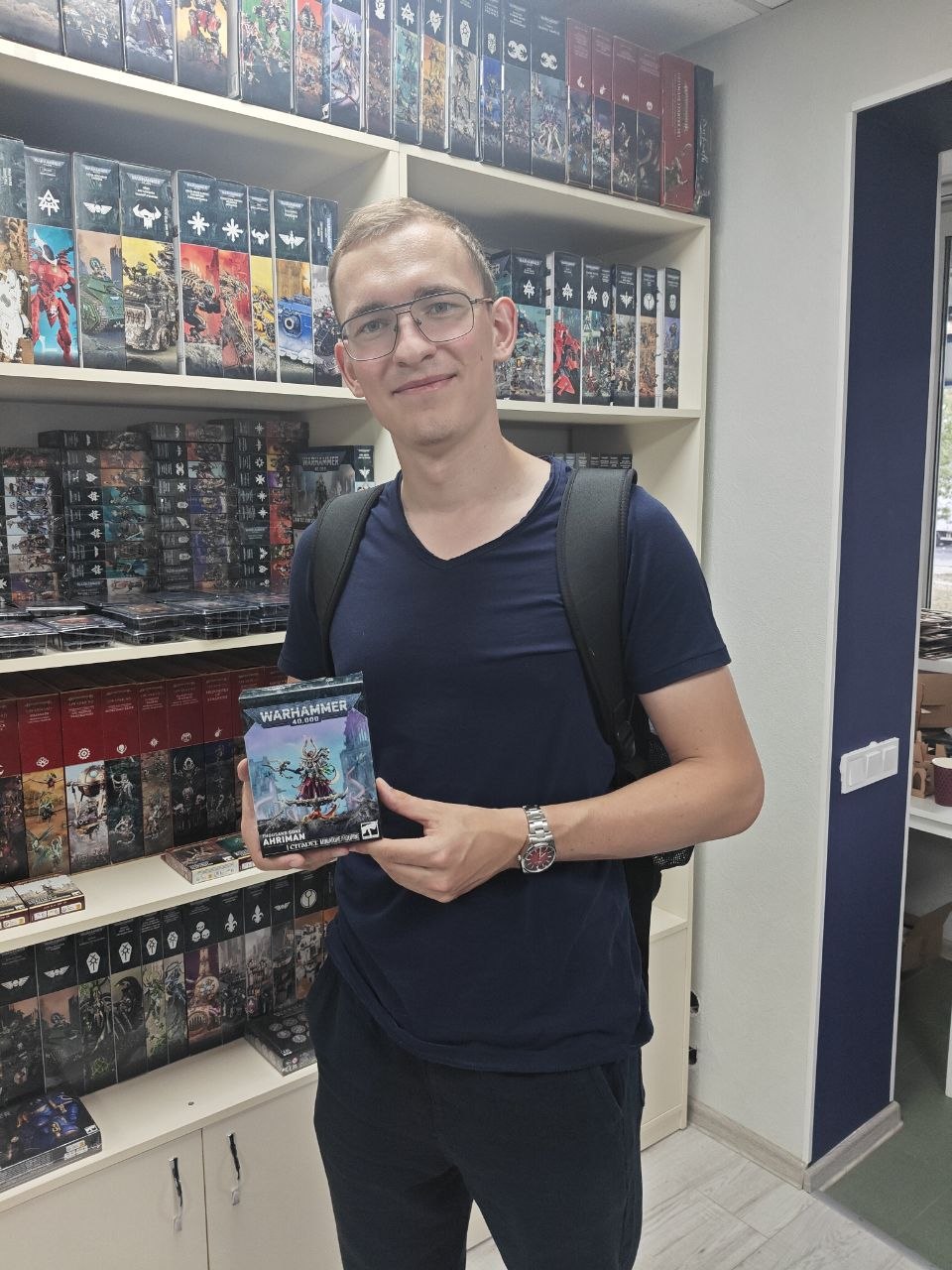 Розіграш подарунків у клубі LORE