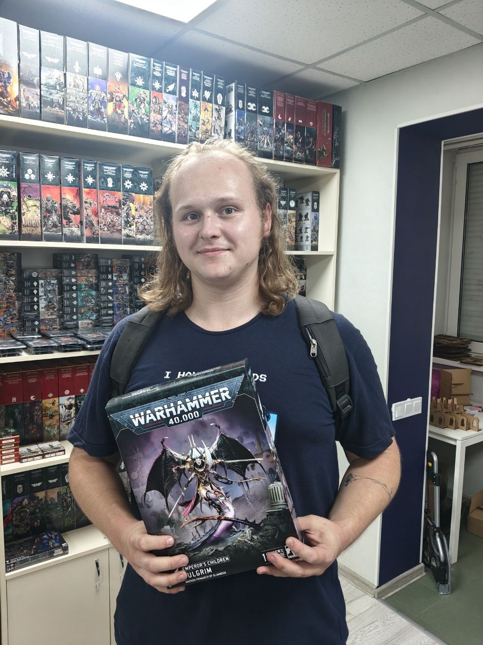 Розіграш подарунків у клубі LORE